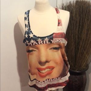 🚫🚫SOLD🚫🚫 3/$20 EUC cute Marilyn Monroe Razorback tank🌺🌺